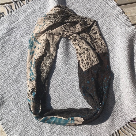 Abstract Circle Scarf *SOLD* - Picture 5 of 8